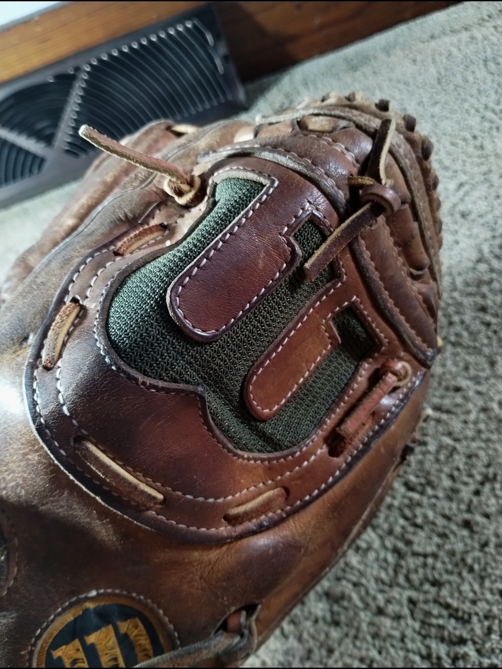 VINTAGE RARE USA MADE WILSON A2004 SHOOTING STAR GLOVE Large W POCKET
